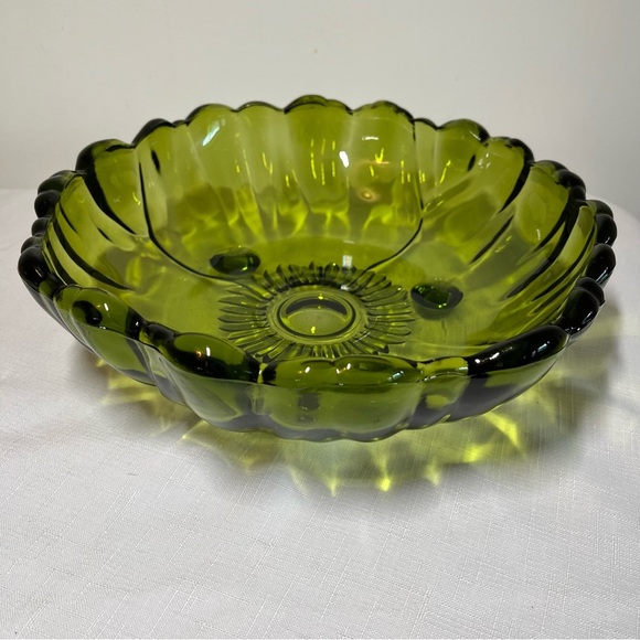 vintage Indiana Glass amber sunflower bowl, from the mid-century era - Picture 2 of 5